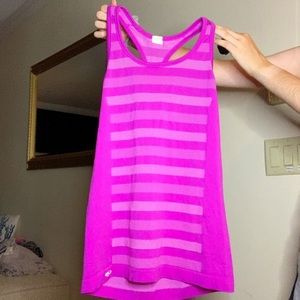 MAGENTA CHAMPION TEE